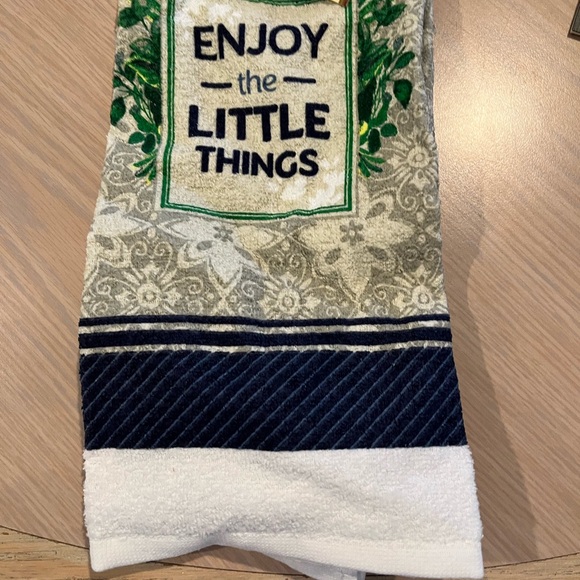 Other - Floral Kitchen Towel - Green and White